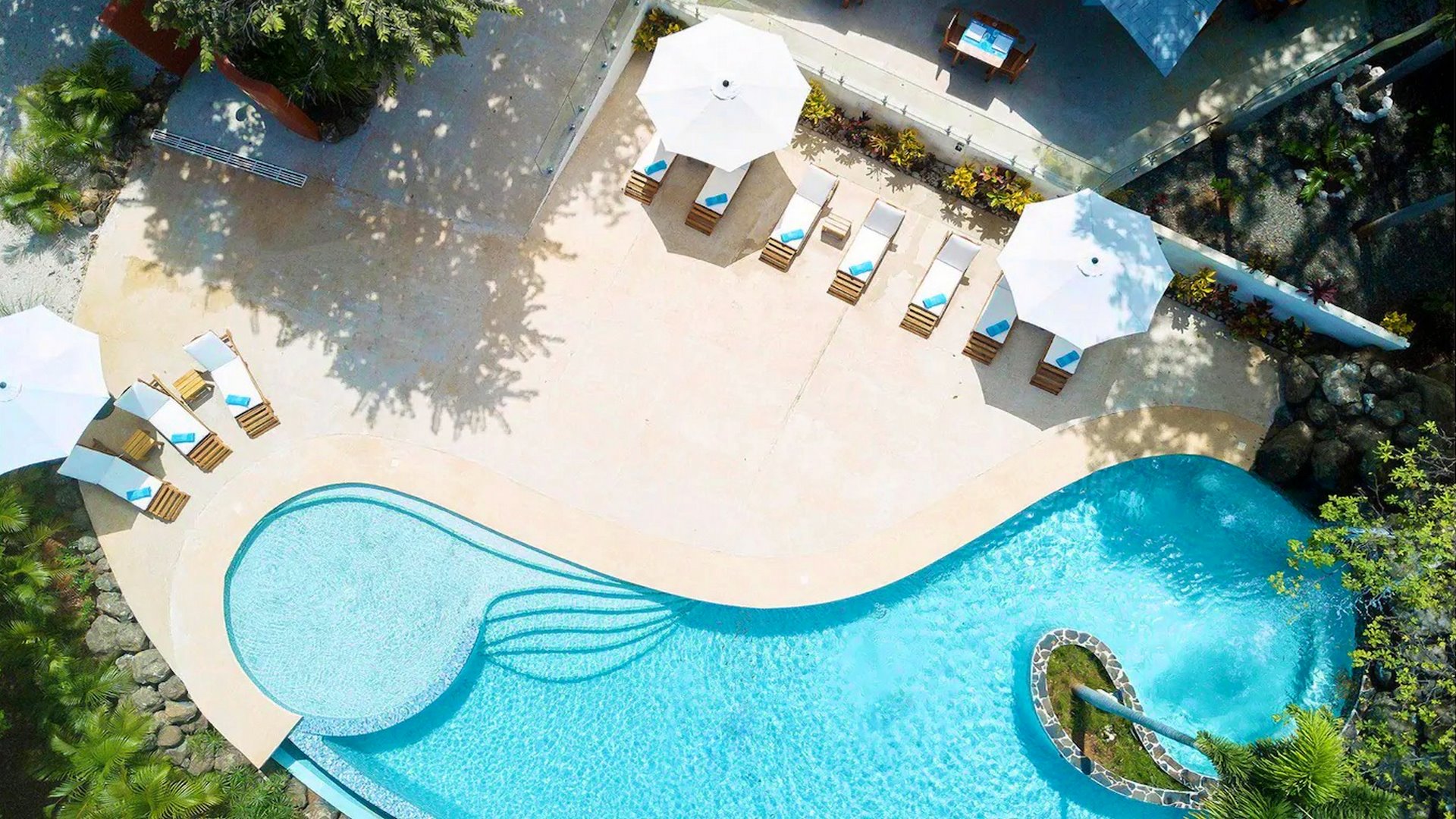 6395-The beautiful swimming pool of the upscale lodge for sale in Guanacaste