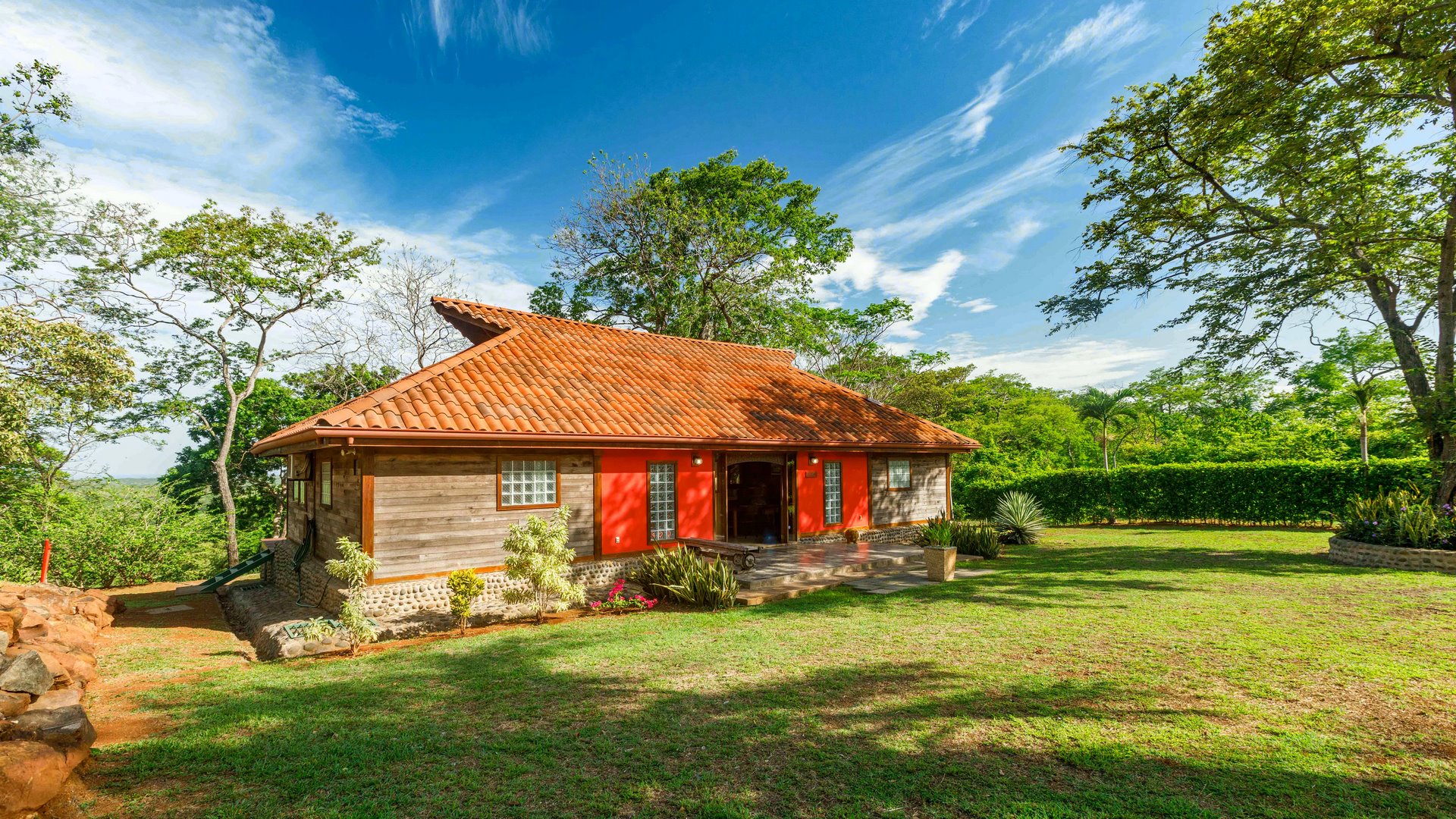 Charming single family homes for sale, 2.6 acres, Avellanas area, Costa