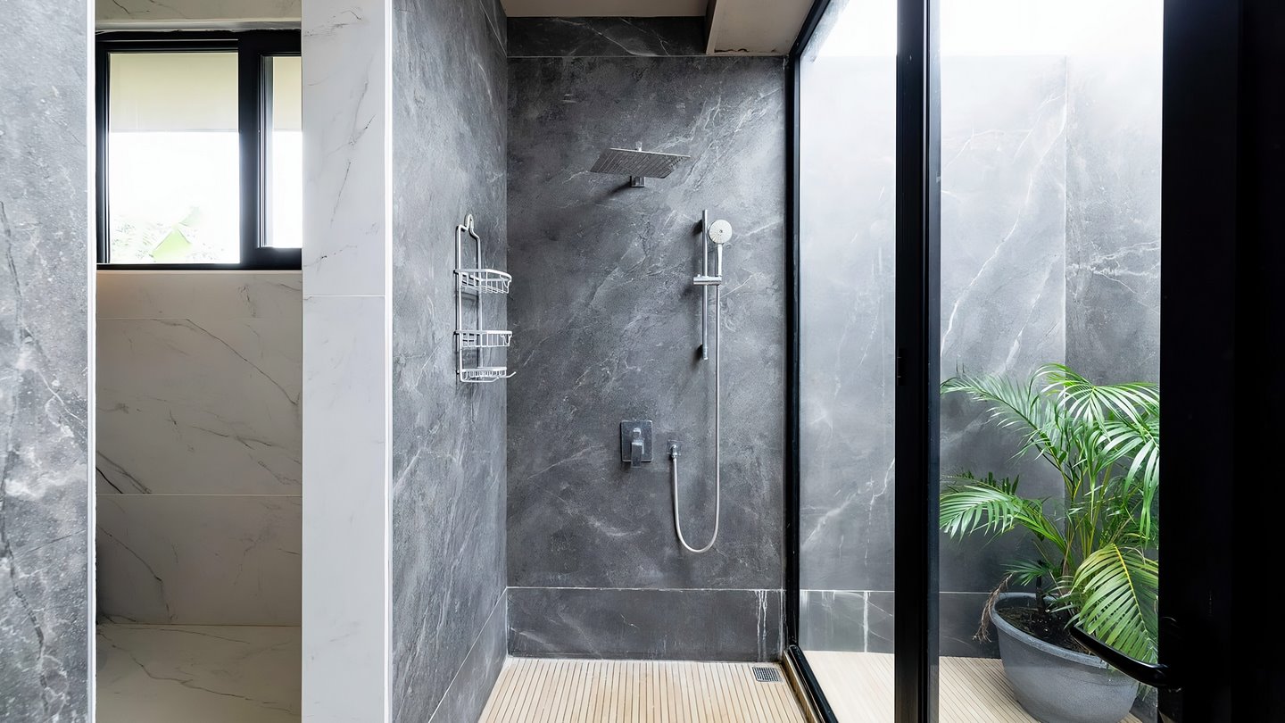 9754-Shower of the master bathroom