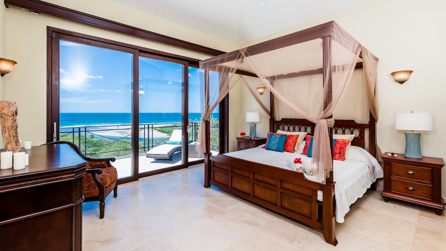 7452-The master bedroom with ocean views