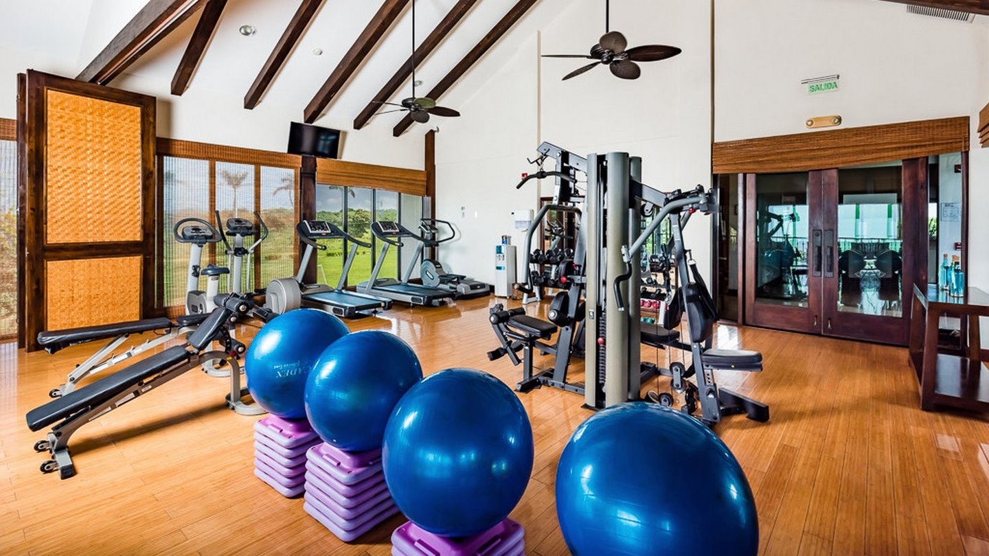 9976-Fitness center at the beach club