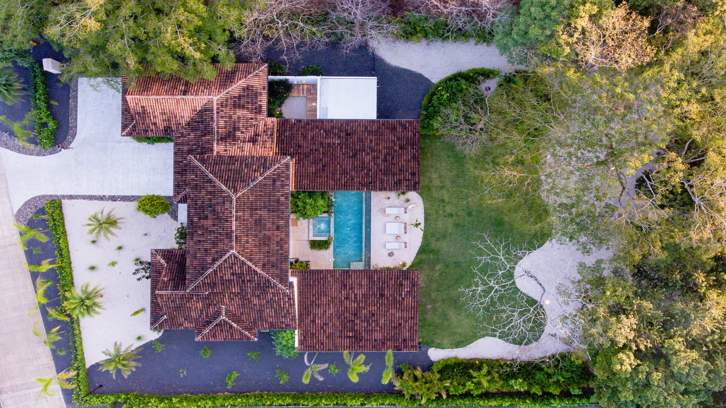 10302-Aerial view of the home