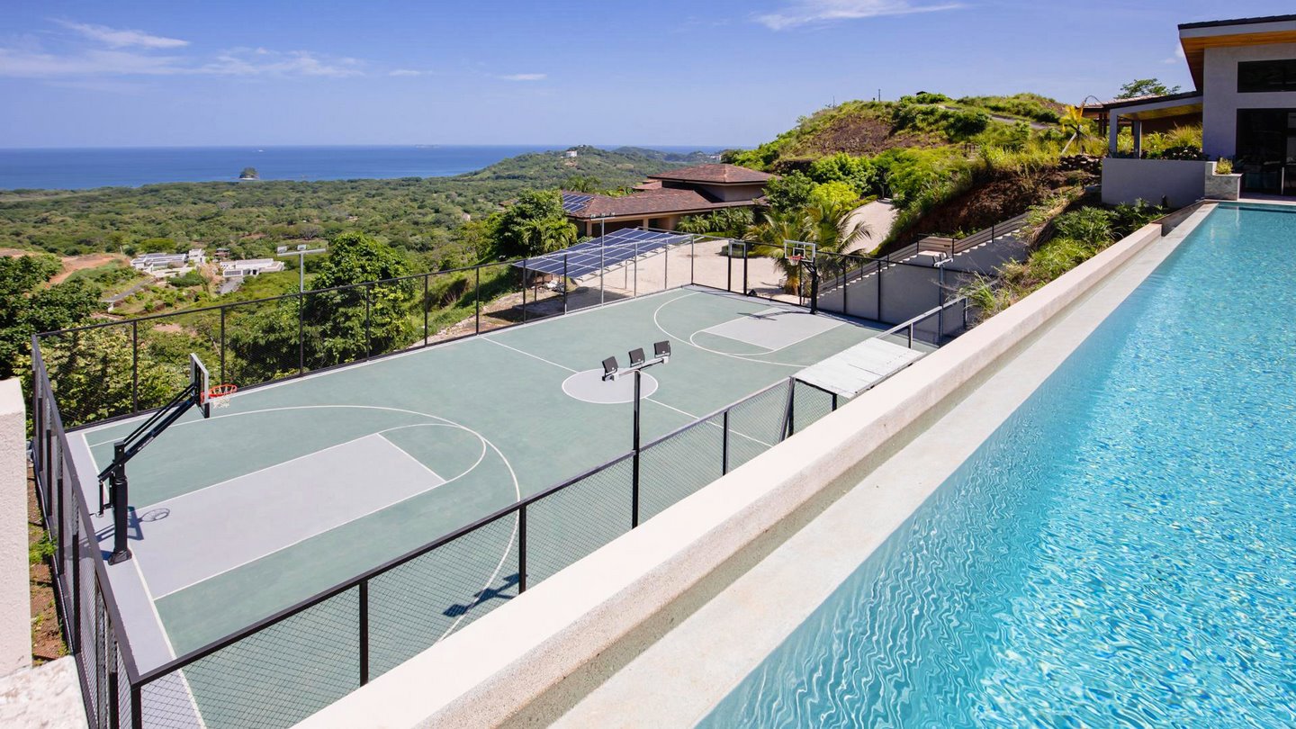 10650-The pool and the basketball court