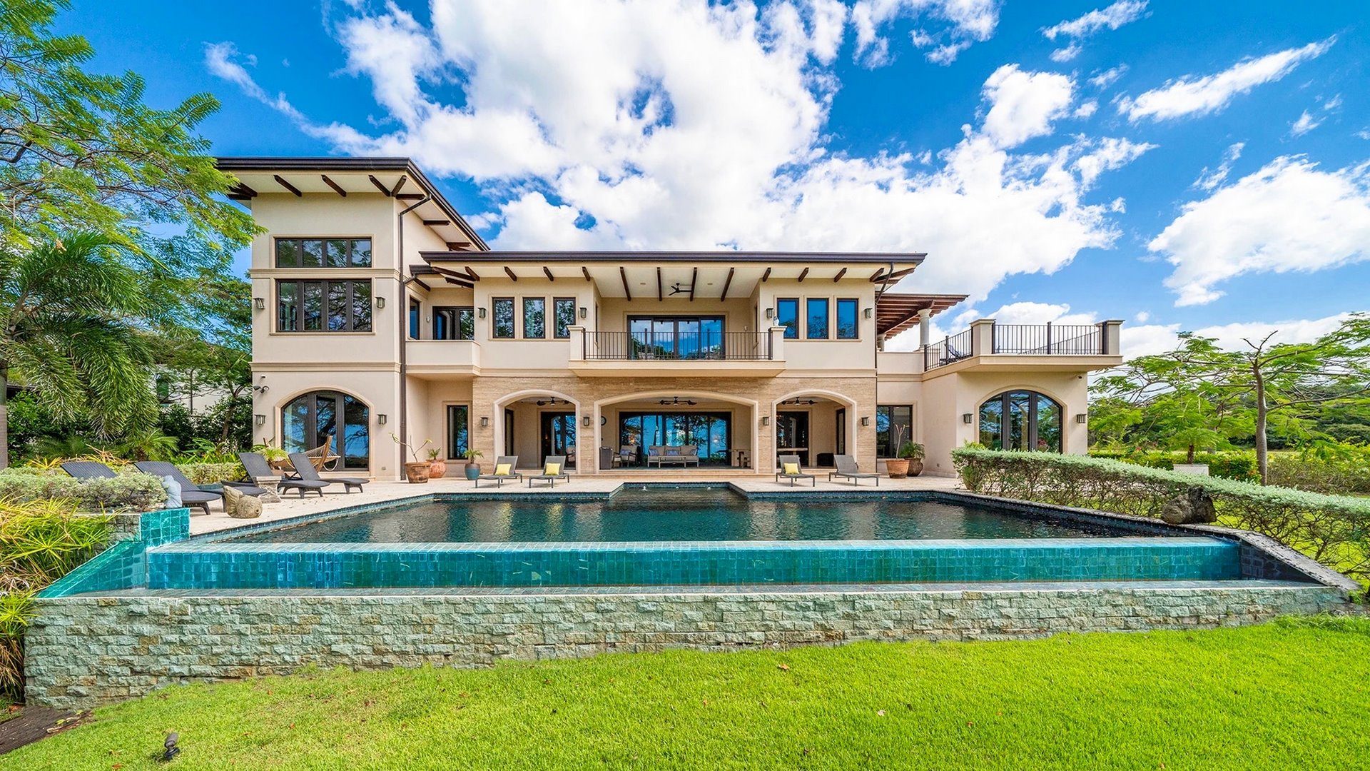 10919-Luxury beachfront property to buy in Costa Rica