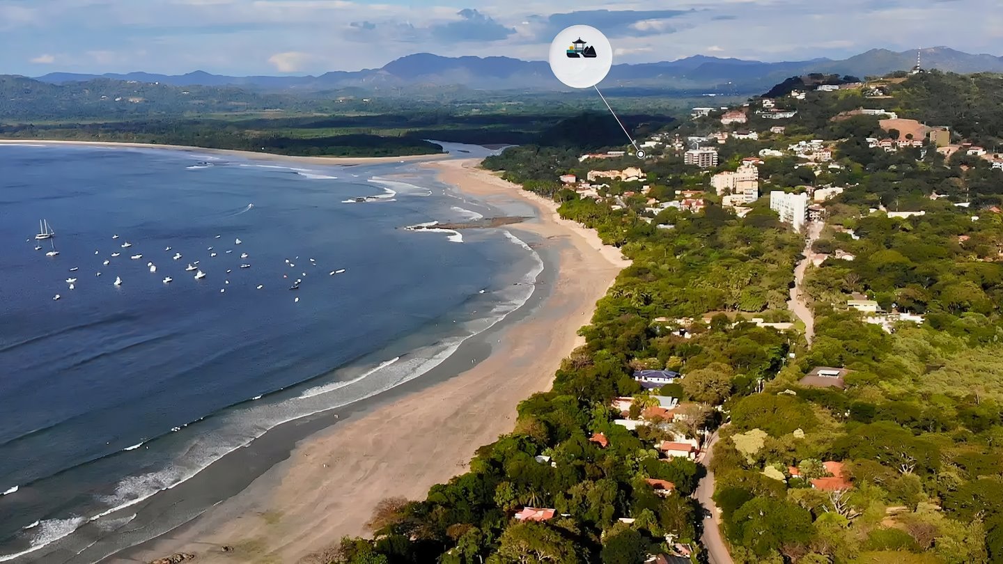 10972-Aerial view and proximity of the beach