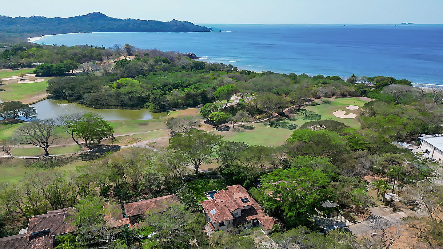 11559-Aerial view and proximity of the ocean