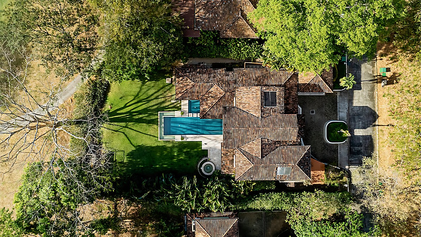 11560-Aerial view of the home