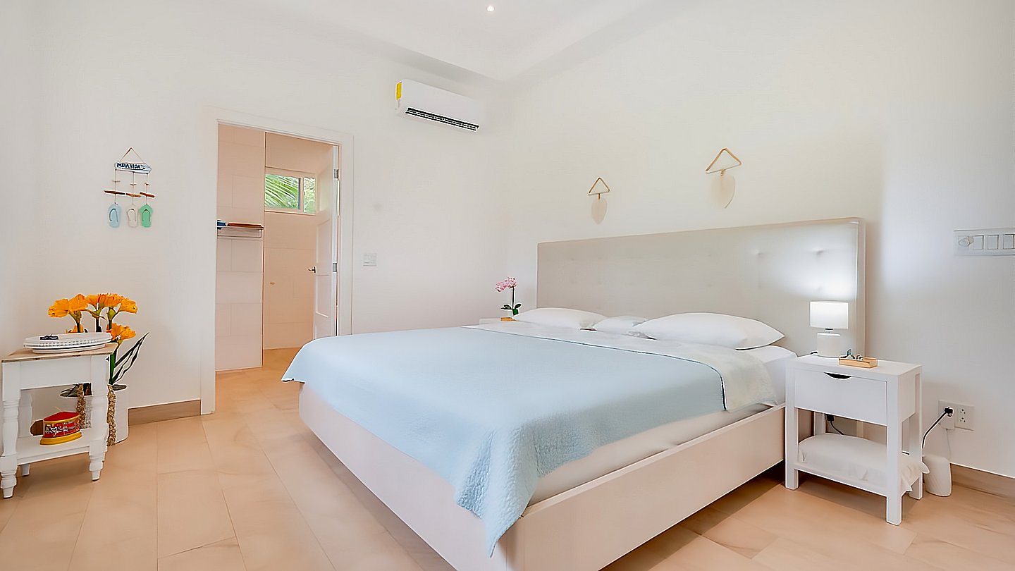 12212-One of the bedrooms