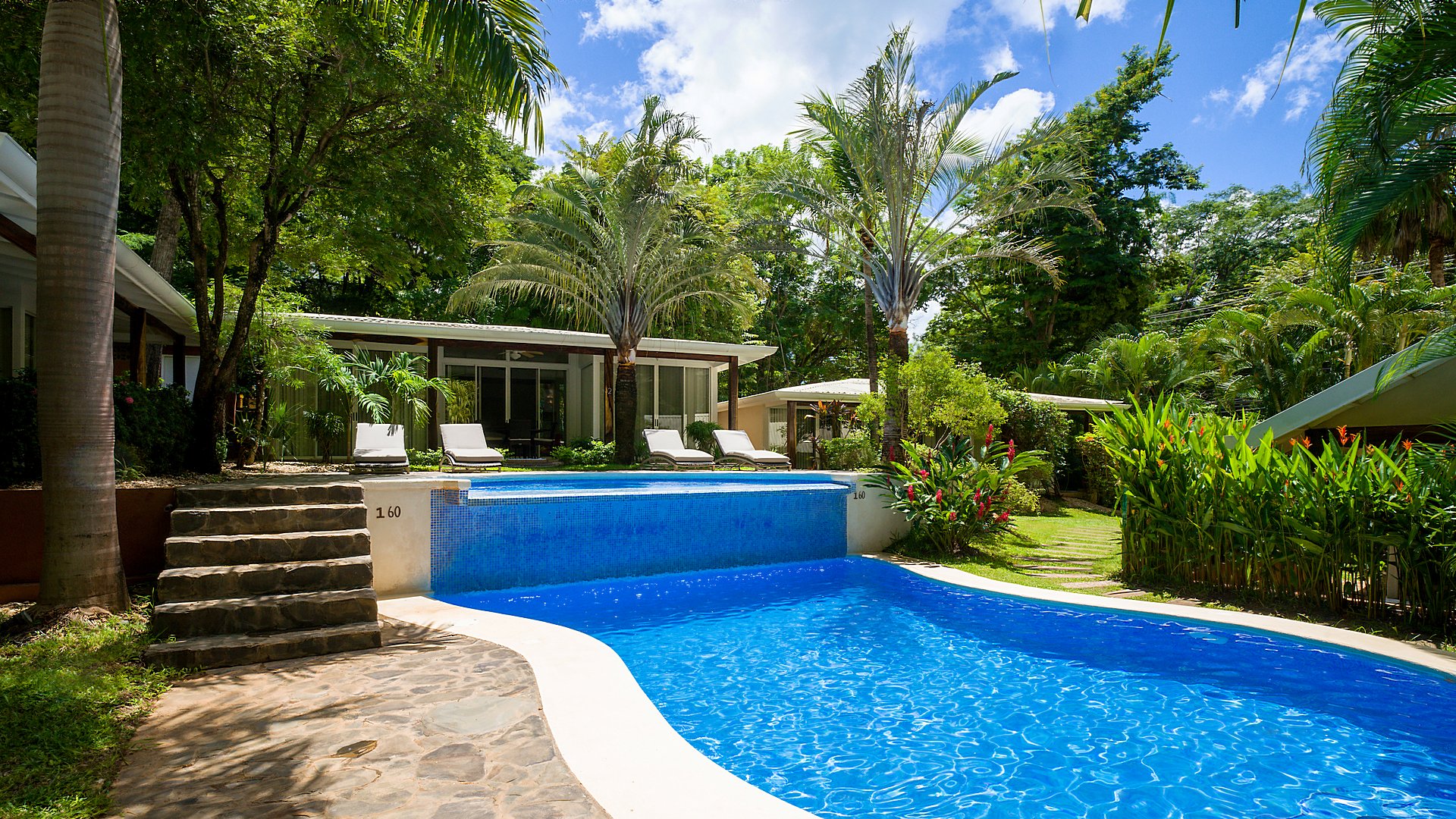 12254-The beautiful contemporary-style hotel to buy in Costa Rica