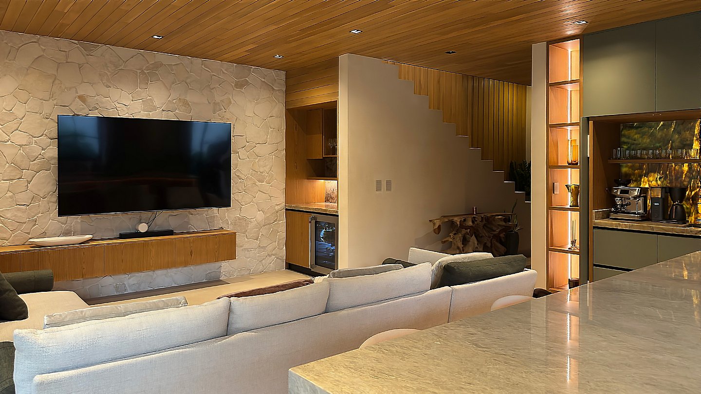 12275-Another viewing angle of the living room