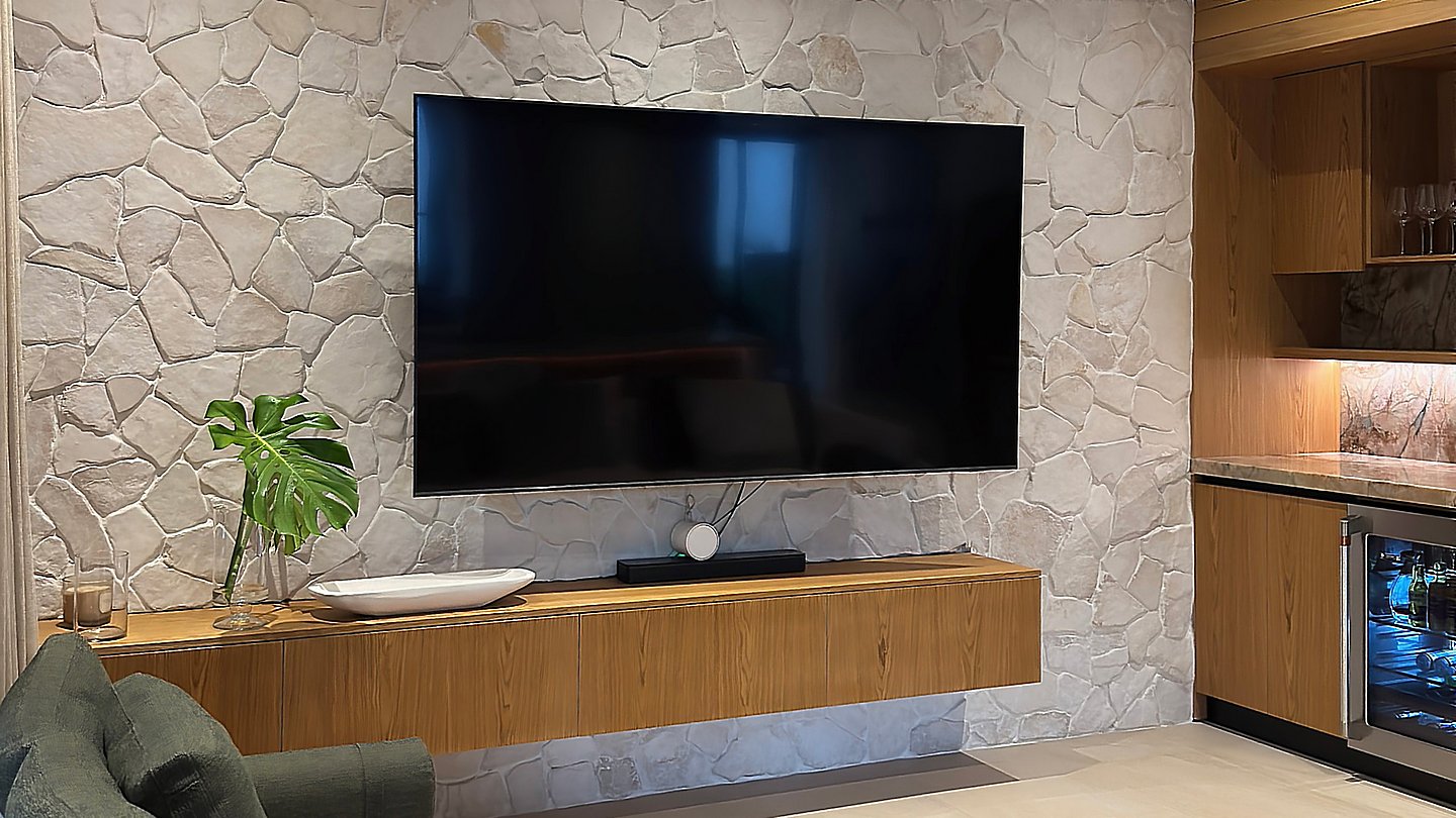 12276-Zoom on the TV corner