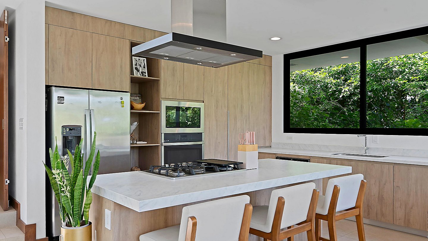 12311-The open-plan kitchen