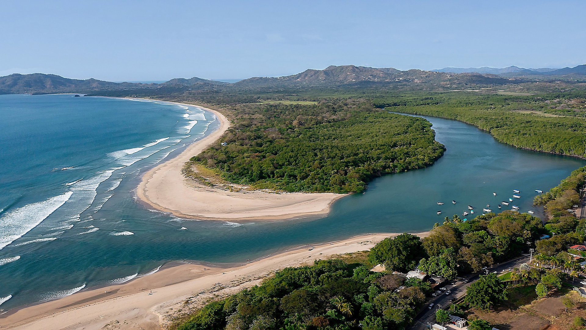 11660-View on the estuary and the ocean just in front of the villa