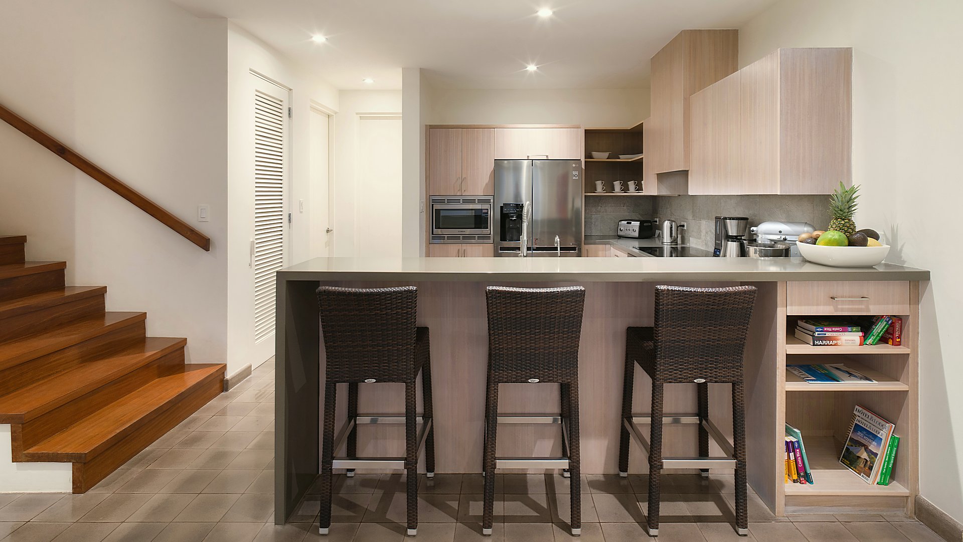 11641-The fully equipped open-plan kitchen