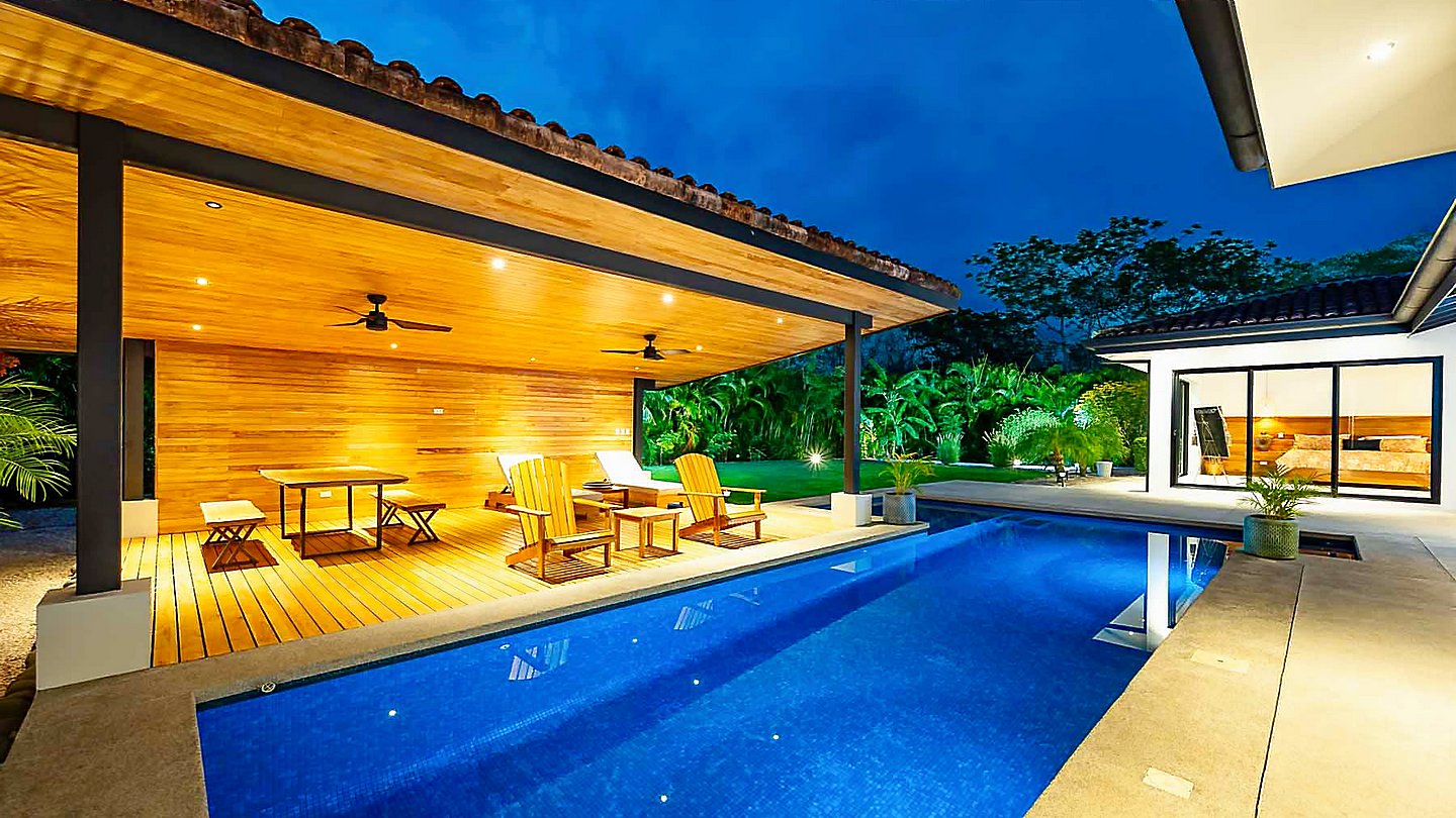 9239-The terrace and the swimming pool