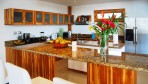 1148-Zoom on the fully equipped kitchen