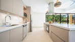 10476-Other view of the pretty kitchen