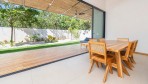 10598-The dining area with views of the garden