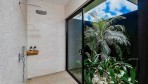 11345-Shower and private garden of the first bathroom