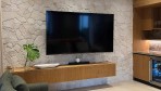 12276-Zoom on the TV corner