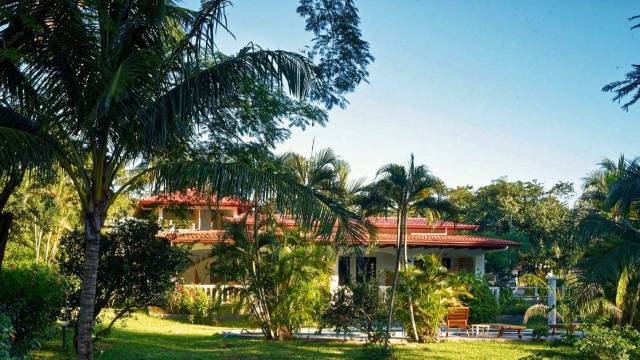 Costa Rica bed and breakfast for sale within walking distance of the beach...
