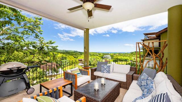 Pleasant condo for sale in Reserva Conchal, dotted with pretty unobstructed views.