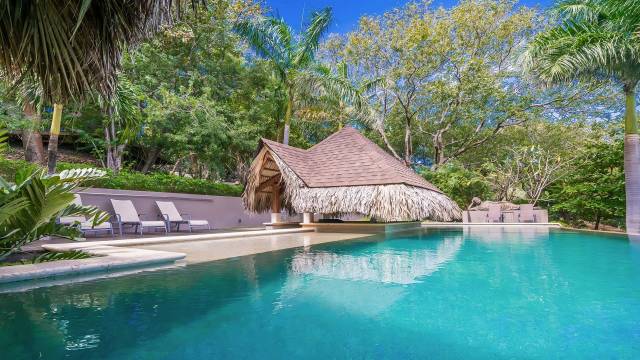 Six-bedroom property for sale in Guanacaste, nestled in an oasis of tranquility...