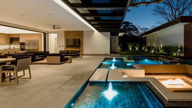 Attractive luxury home for sale near Costa Rica's Gold Coast.